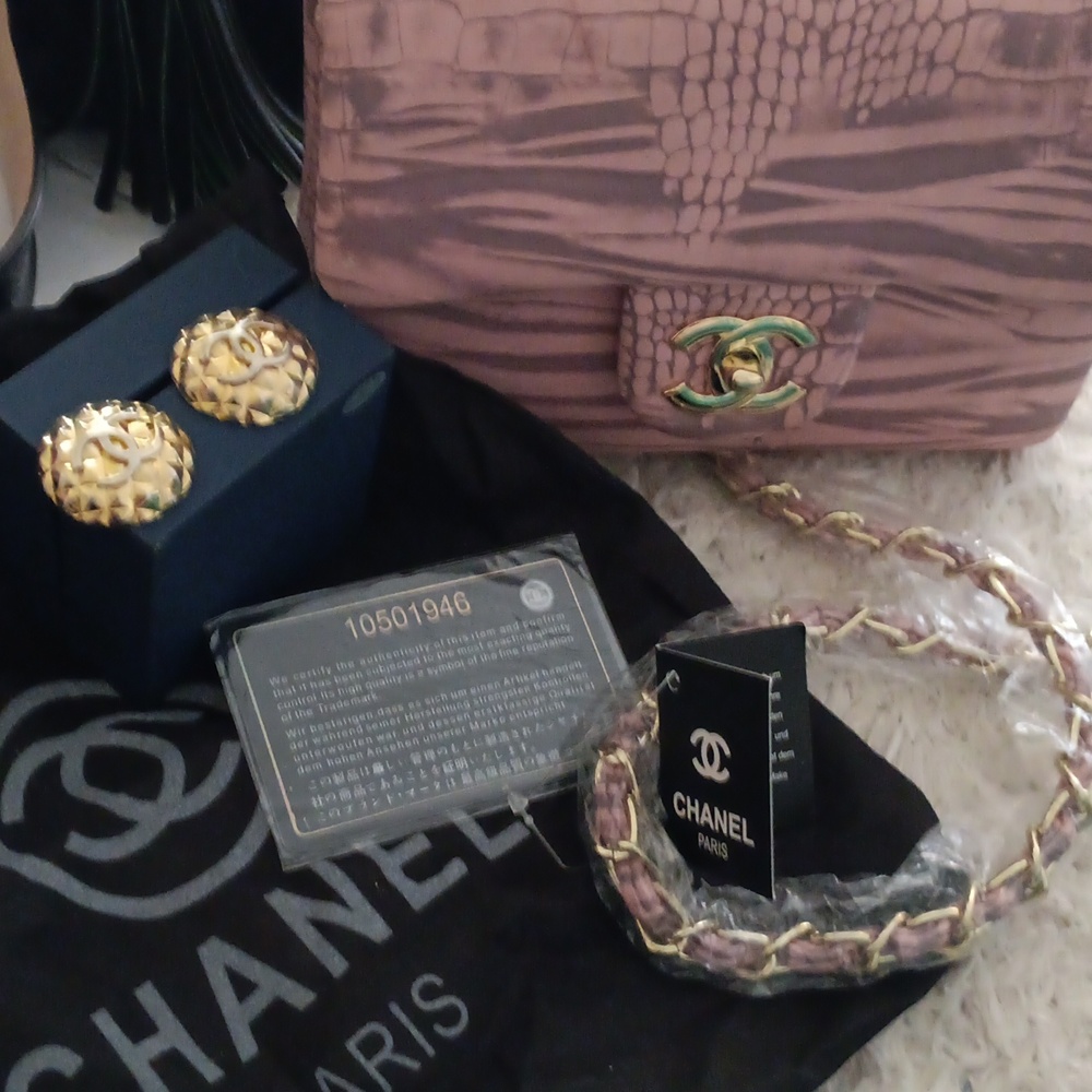 CHANEL LOT!Firm ,Chanel Jacket  CC Bag xl+Stilletos,10-11 Authentic ,CC earrings